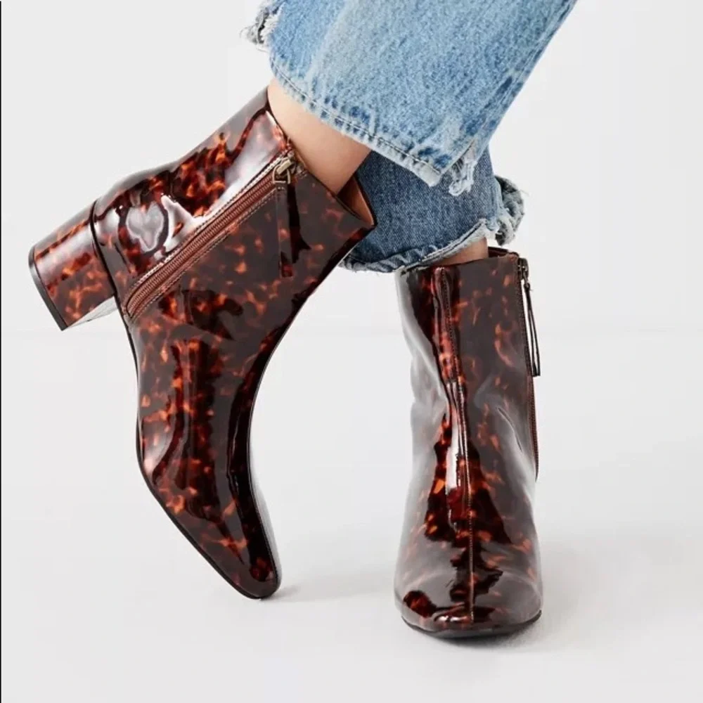 Tortoise Square Toe Ankle Boot🚫SOLD🚫 - Picture 3 of 12